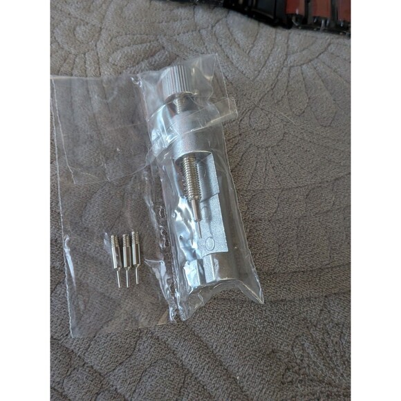 Beautiful Stainless Steel Apple Watch Band, Heavy WeightAdjustable Includes Tool - Picture 3 of 7